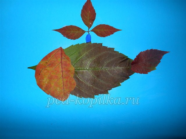 Аппликация из осенних листьев Осенний вальс цветов