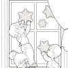 Новогодняя раскраска для детей 5-7 лет. Дети украшают окно снежинками