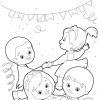 Новогодняя раскраска для детей 5-7 лет. Дети танцуют у новогодней ёлки