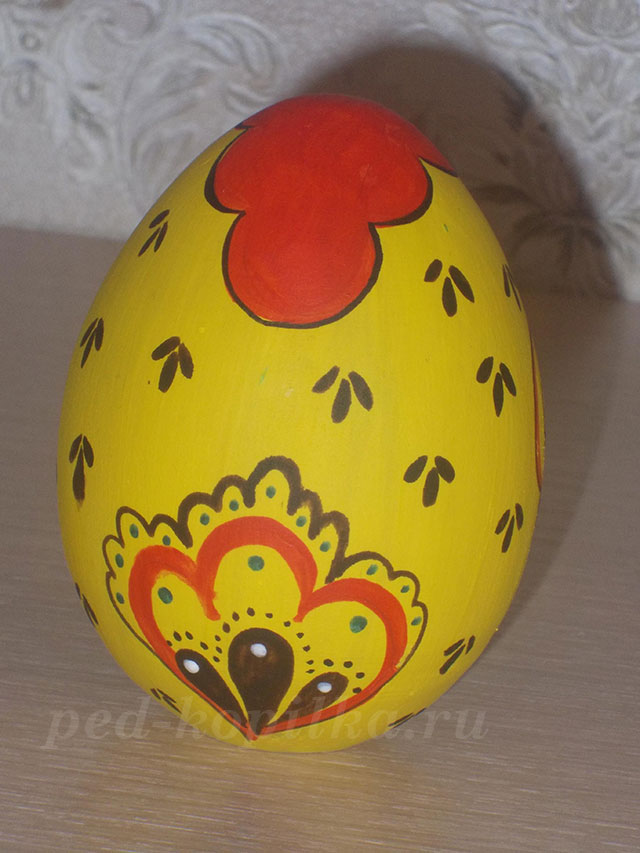 раскрасить яйцо деревянное красками для детей