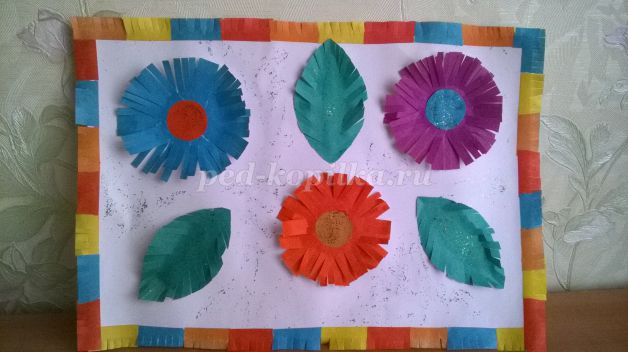 Аппликация Цветы из цветной бумаги для детей 4-5 лет