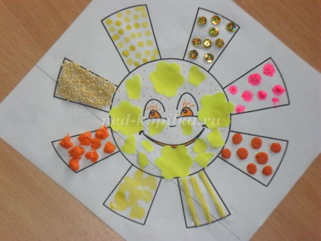 Солнце Поделки на праздники Солнышко из пластилина и зубных палочек